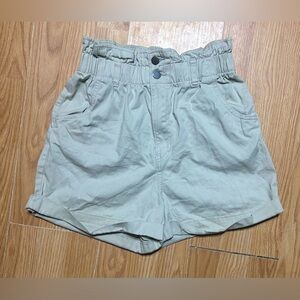Women’s H&M high waisted short beige U.S. 6